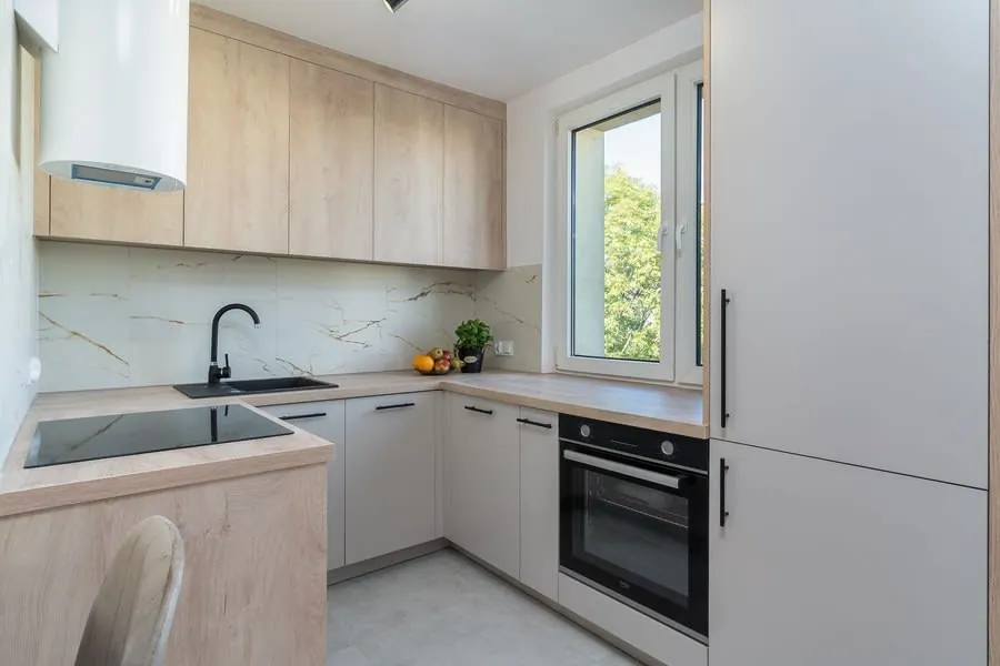 Budget-friendly small kitchen with a laminate worktop